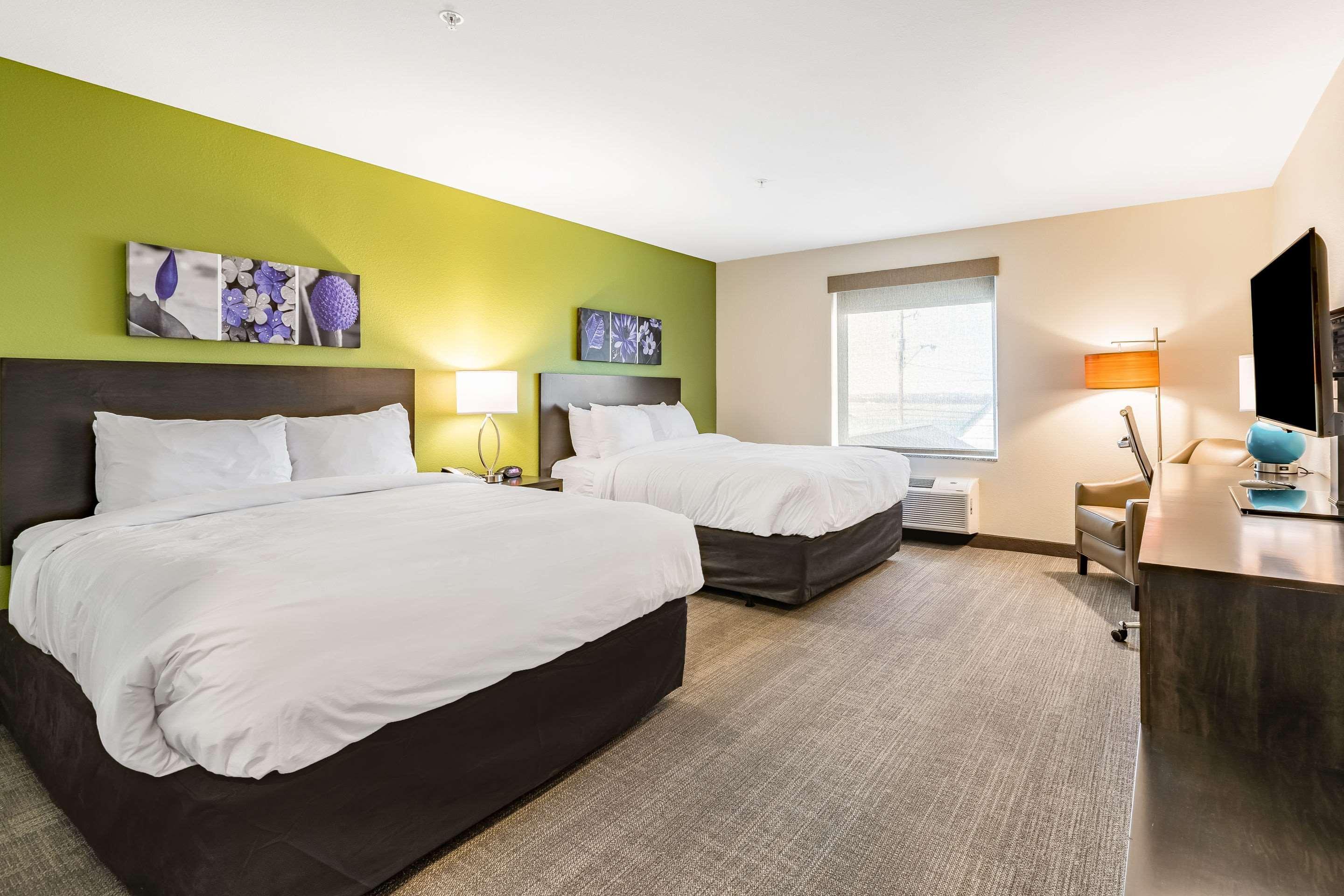 Hotel Sleep & Mt Hope Near Auction & Event Center