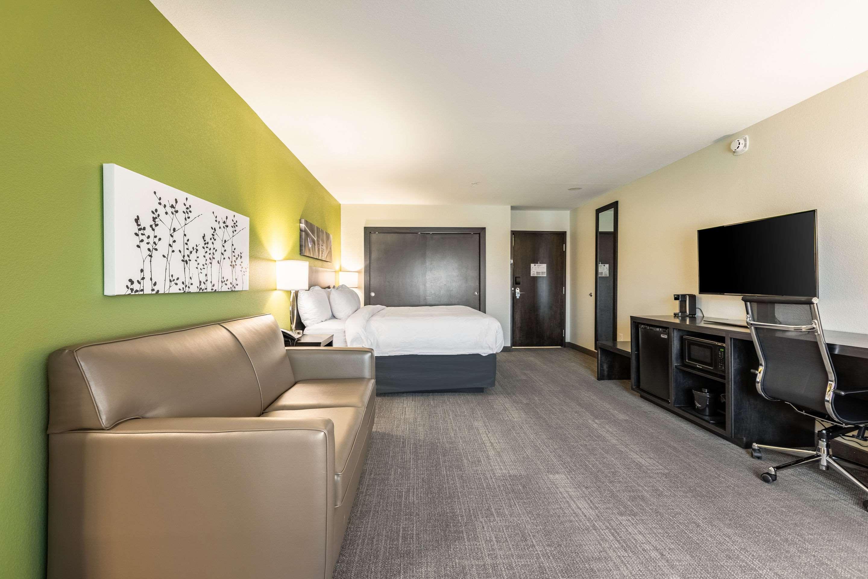 Hotel Sleep & Mt Hope Near Auction & Event Center Millersburg