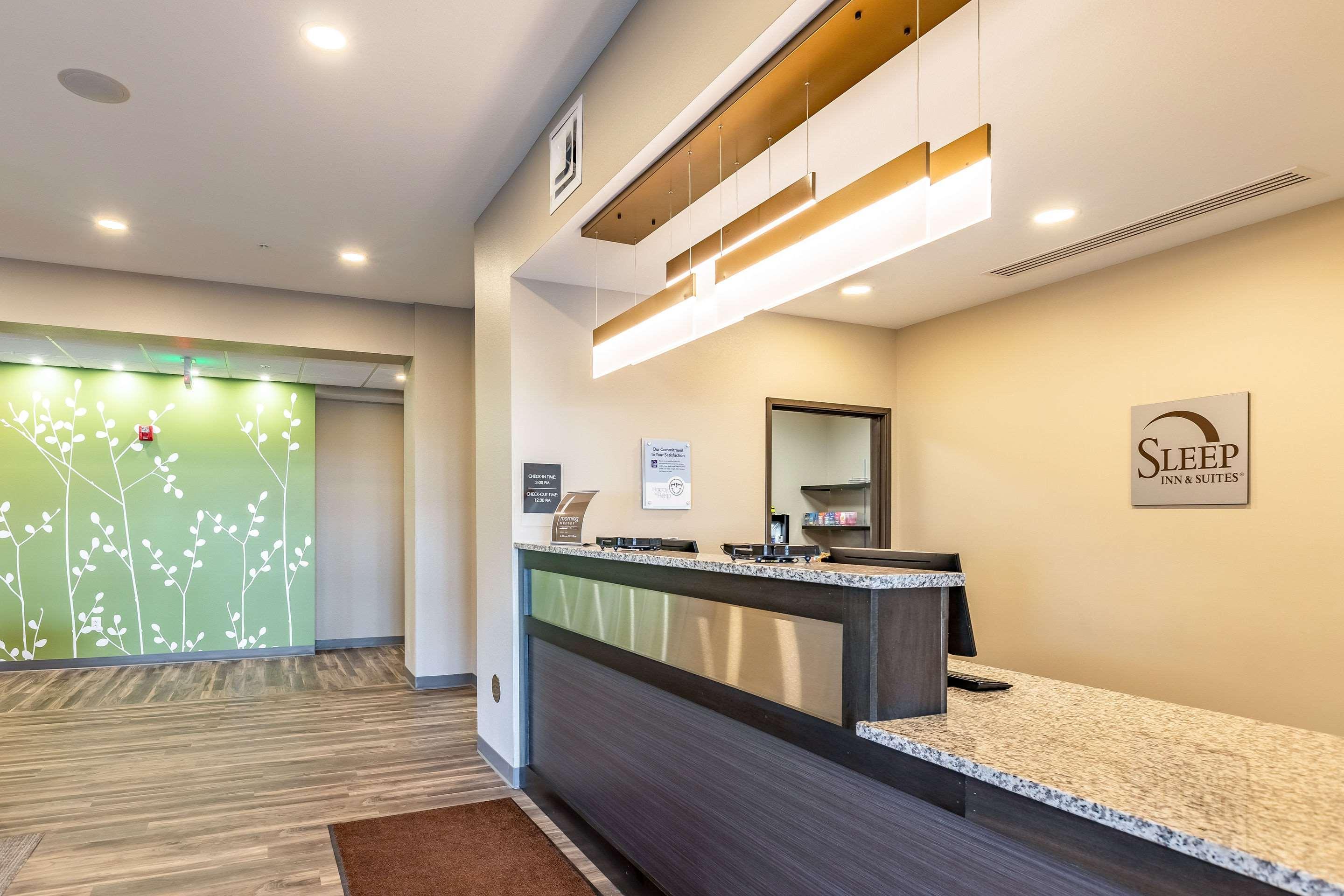 Sleep & Mt Hope Near Auction & Event Center Hotel Millersburg